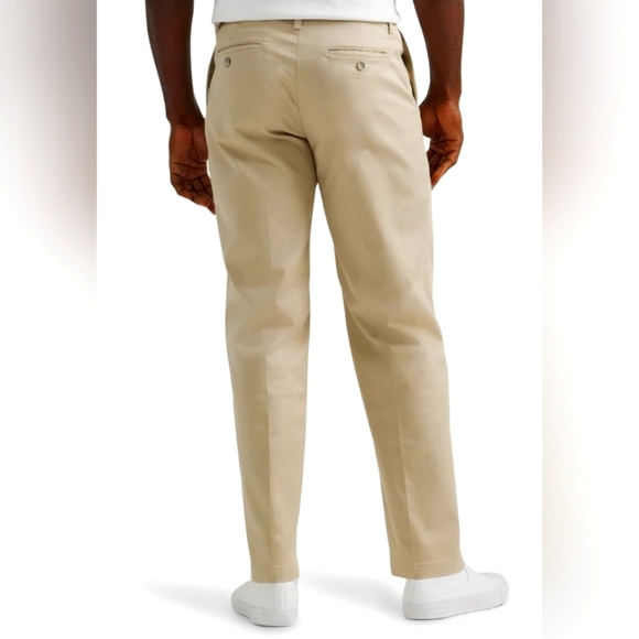 Lee Men's Total Freedom Stretch Relaxed Fit - Flat Front Pants - Sand, 33W x 29L - Picture 2 of 7